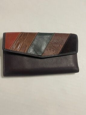 FOSSIL Brown Striped Chevron Embossed Tri-Fold Leather Wallet Snap Flap Vintage